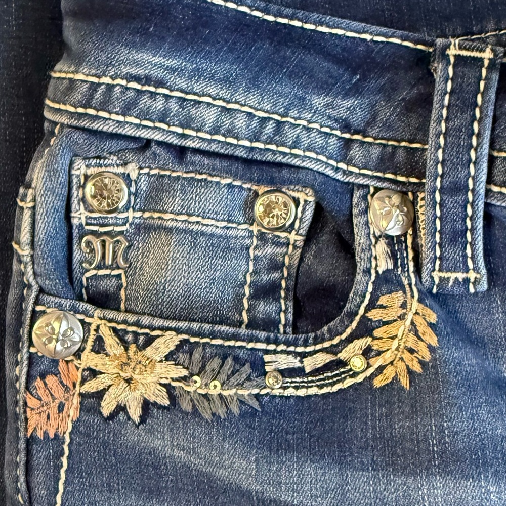 Miss Me Blue Embroidered Cropped Jeans - Picture 7 of 12